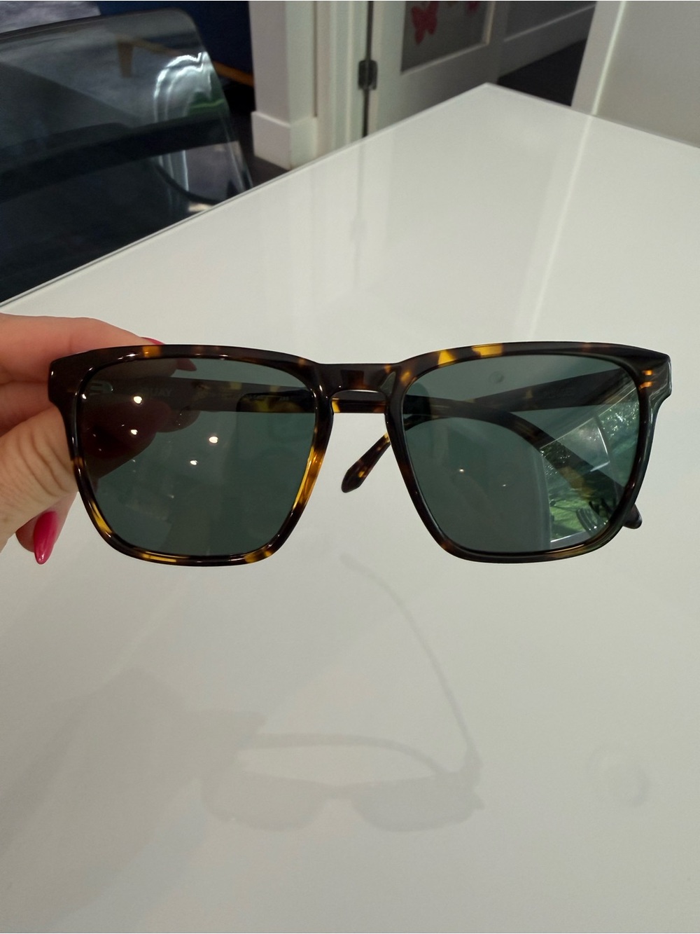 Quay Australia Tortoiseshell Sunglasses polarized